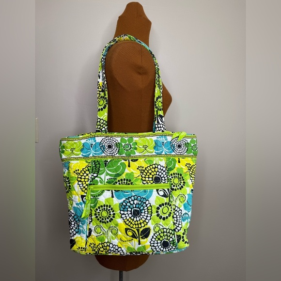 Vera Bradley ‘Limes Up’ Fabric Tote Outside Pockets Zipper Top - Picture 1 of 8